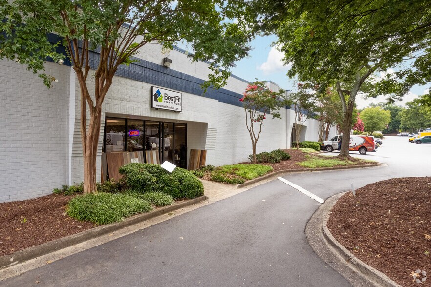 More Photos Of 4041 Kingston Ct SE, Marietta Distribution For Lease