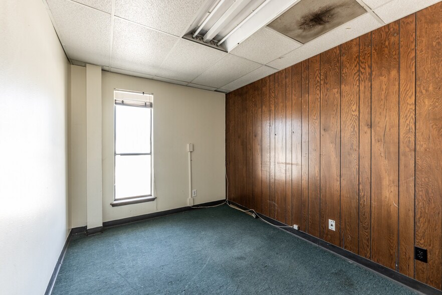 More Photos Of , Huntsville General Retail For Sale