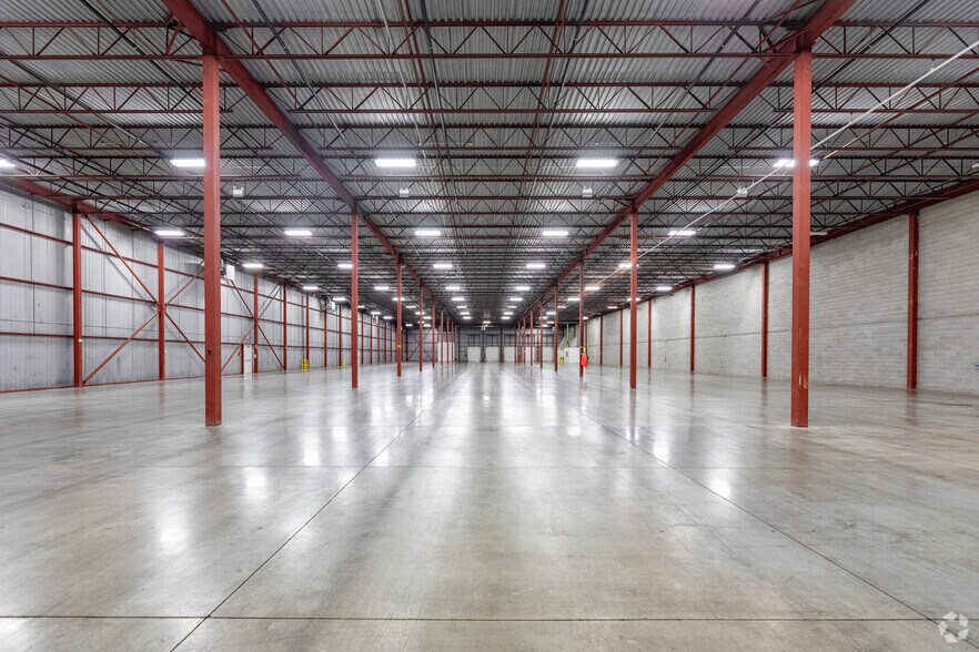 More Photos Of 8705 Torbram Rd, Brampton Warehouse For Lease