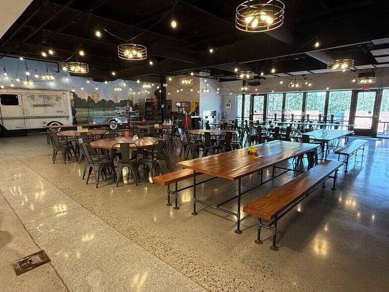 More Photos Of 50 Tower Ln, Avon Light Manufacturing For Lease