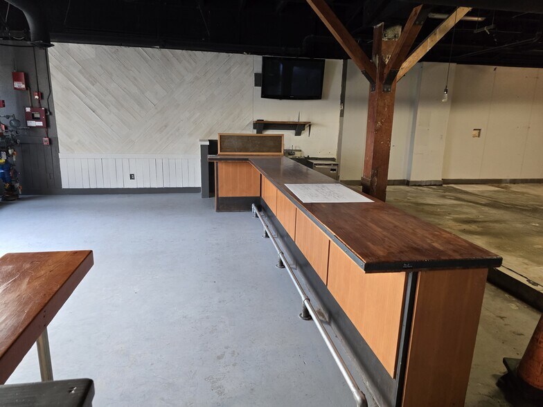 More Photos Of 202-206 St Helens Ave, Tacoma Restaurant For Lease