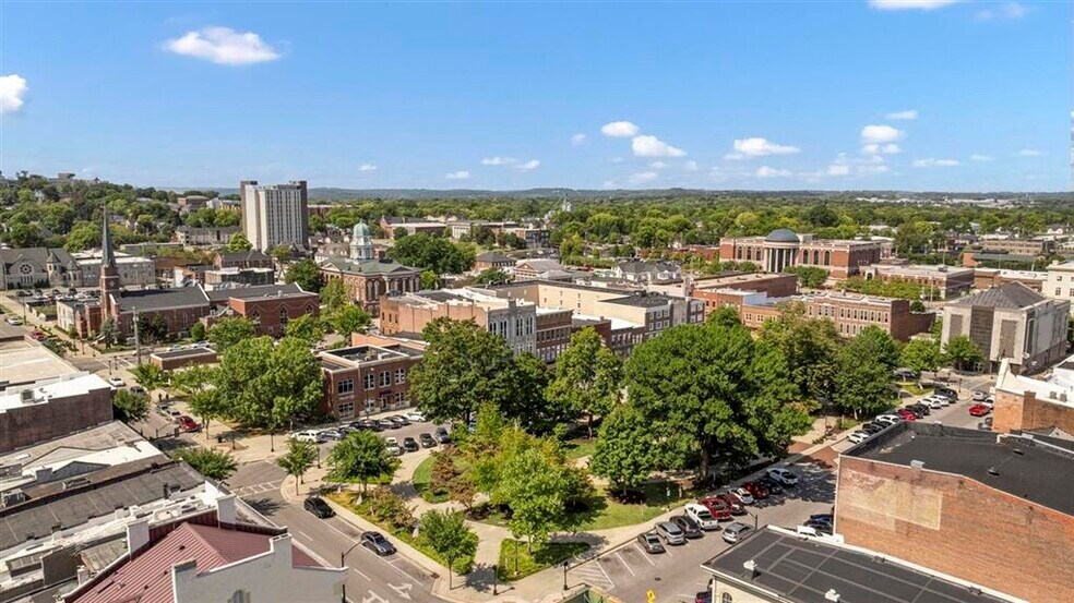 More Photos Of 728 College St, Bowling Green Office For Sale