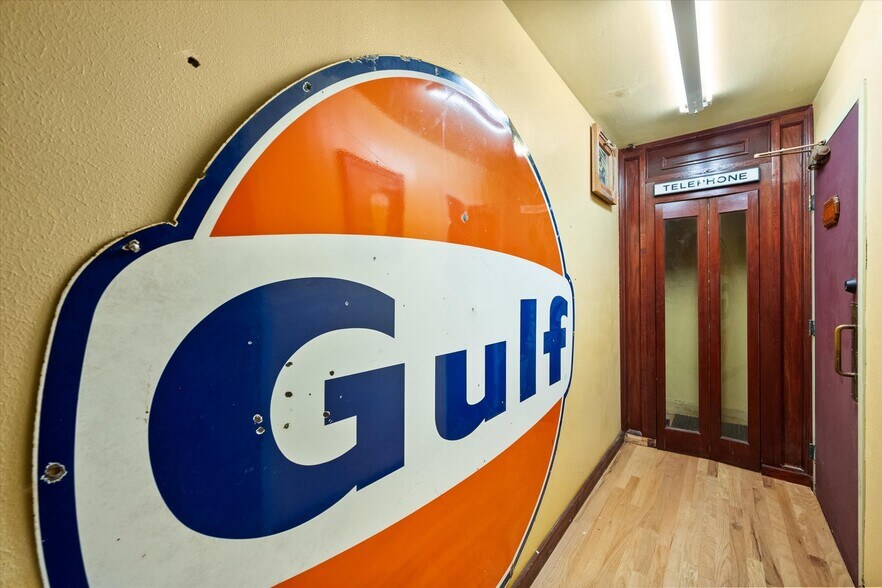 More Photos Of 107 S Beaton St, Corsicana Storefront For Sale