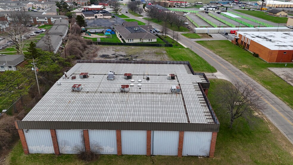 More Photos Of 511 Industrial Mile Rd, Columbus Warehouse For Sale