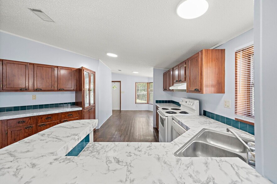 More Photos Of 16509 Brittany Way, Conroe Specialty For Sale