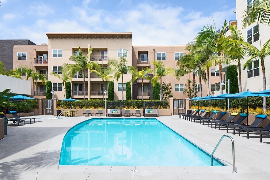 More Photos Of 421 W Broadway, Long Beach Multifamily For Sale