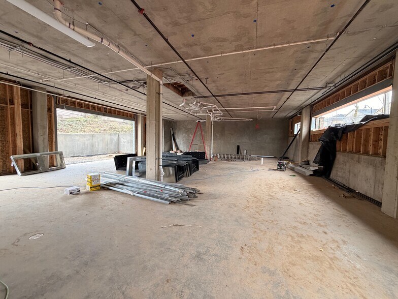More Photos Of 7650 NW 170th Ave, Portland General Retail For Lease