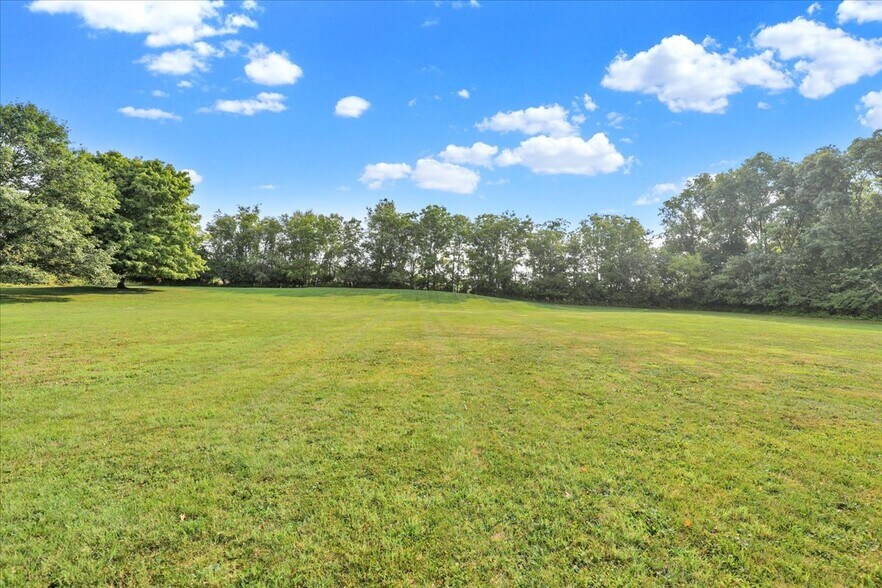 More Photos Of 2745A Leisczs Bridge Rd, Reading Industrial For Sale