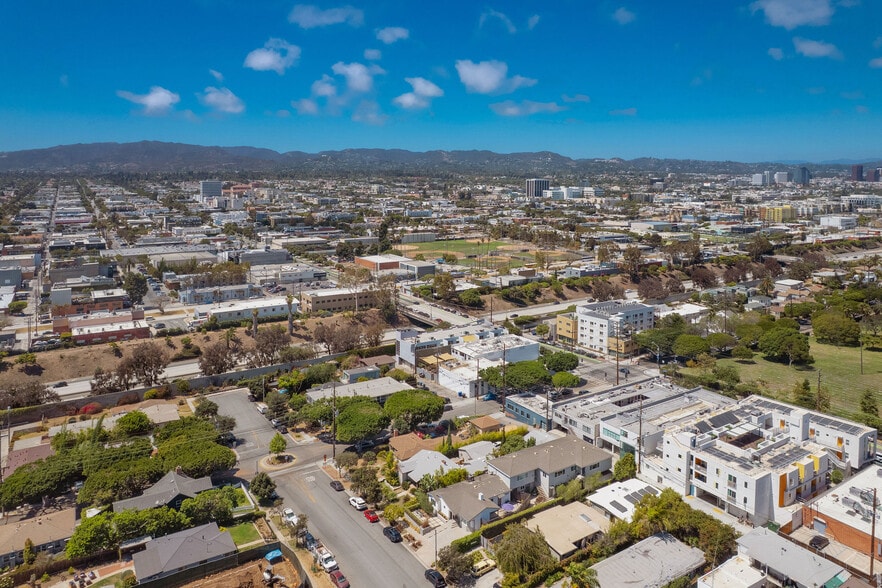 More Photos Of 1817 Euclid St, Santa Monica Apartments For Sale