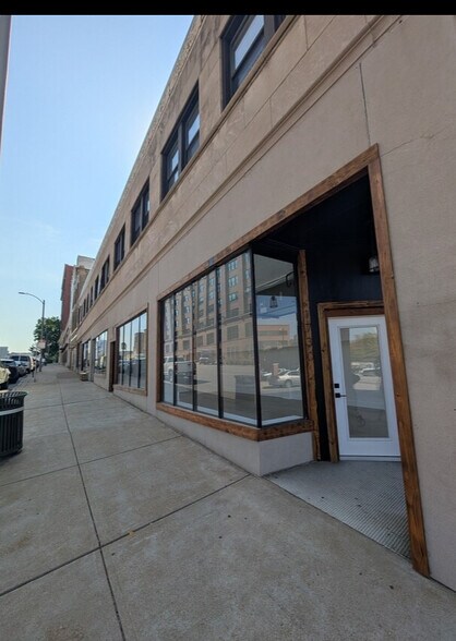 More Photos Of 1722-1730 Olive St, Saint Louis Storefront Retail Office For Lease