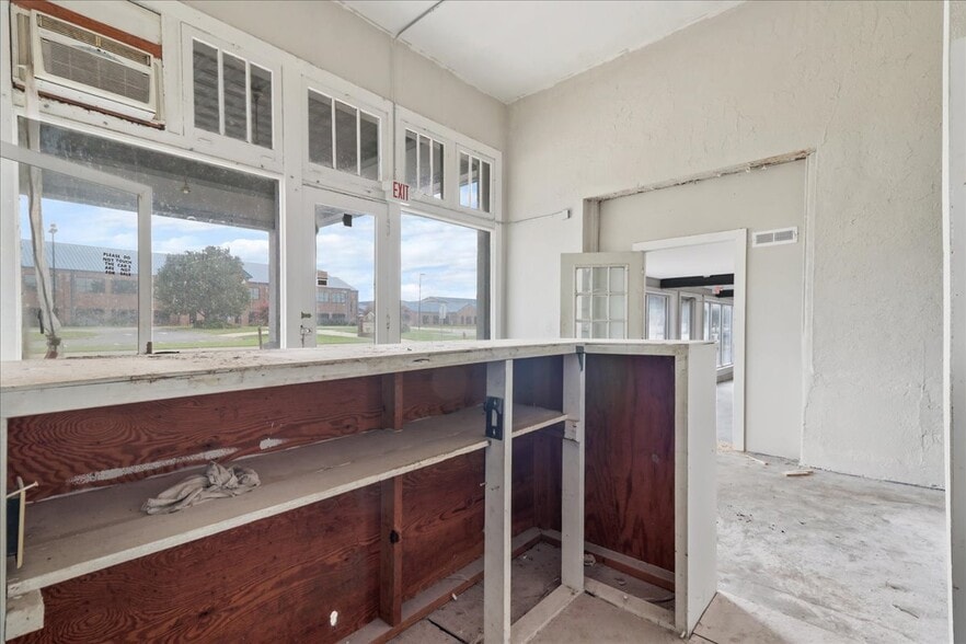 More Photos Of 101 Doctor Donnie H Jones Jr Blvd W, Princeton Storefront For Sale