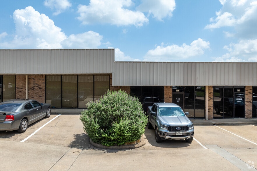 More Photos Of 8906 Wall St, Austin Unknown For Lease