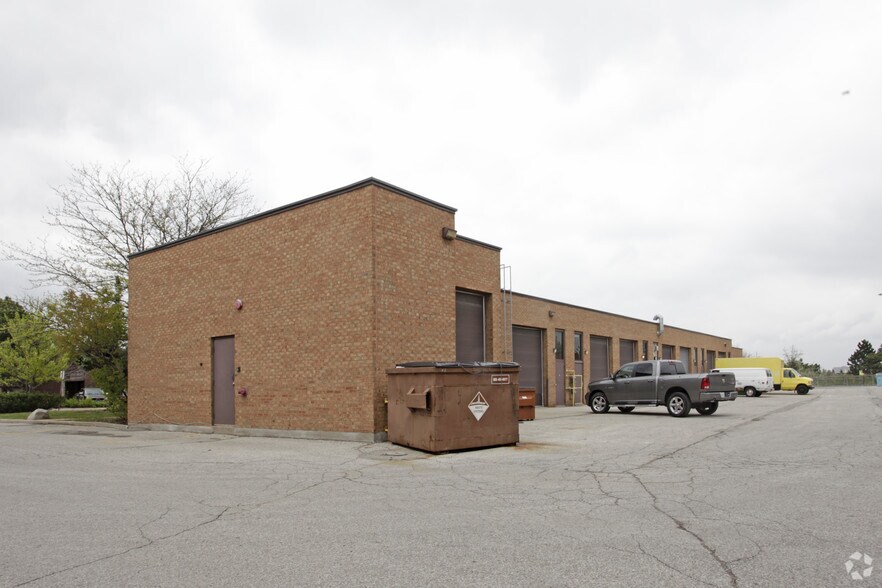 More Photos Of 12 Bram Ct, Brampton Warehouse For Lease