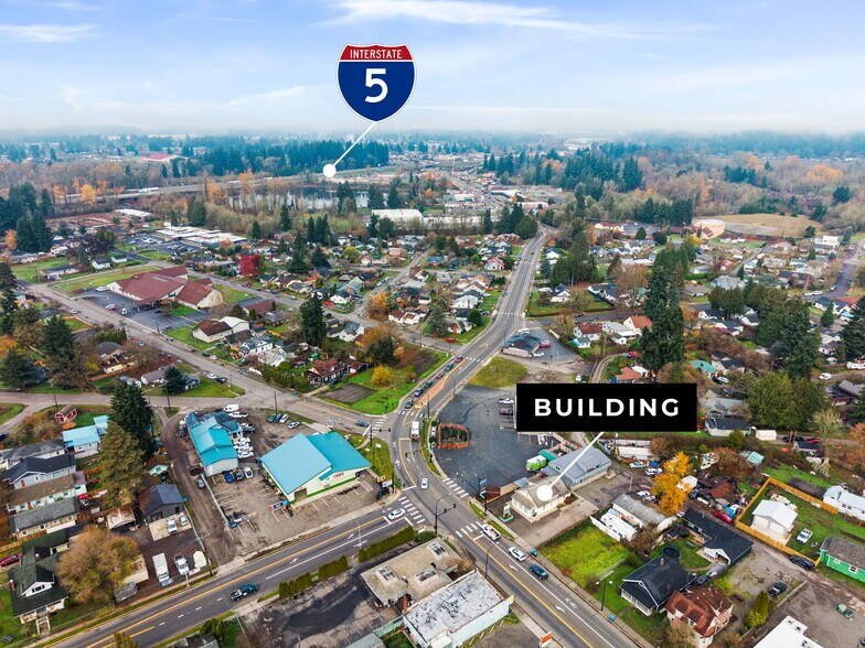 More Photos Of 1017 W Main St, Centralia Flex For Sale