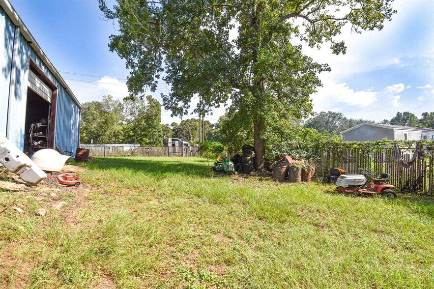 More Photos Of 150 Hill Ln, Coldspring Industrial For Sale