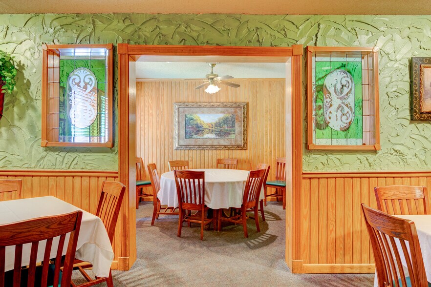 More Photos Of 1702 Park Hill Dr, Gainesville Restaurant For Sale