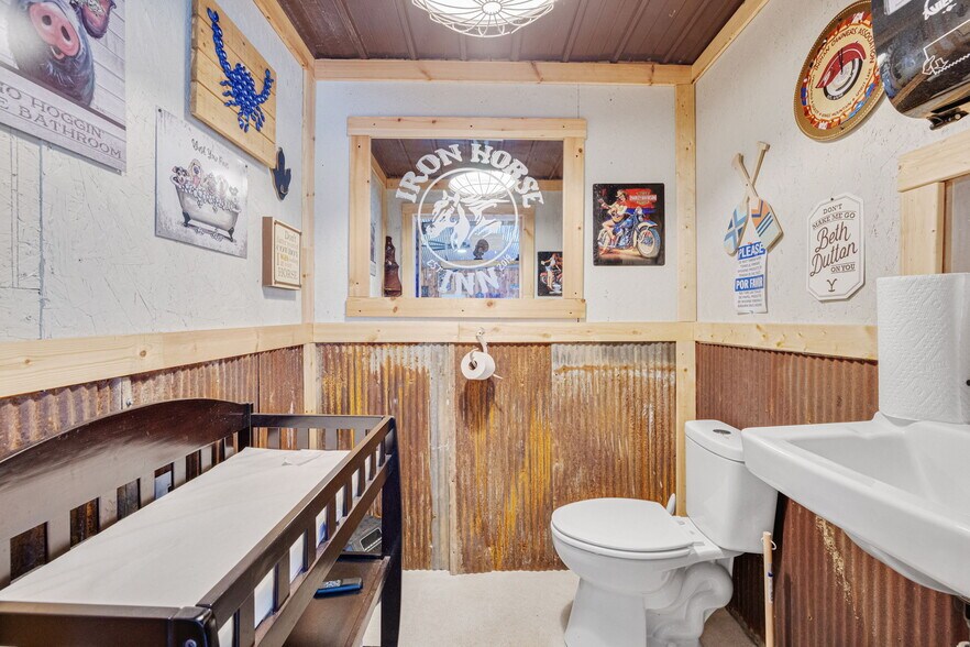 More Photos Of 714 N Saint Mary St, Pilot Knob Freestanding For Sale