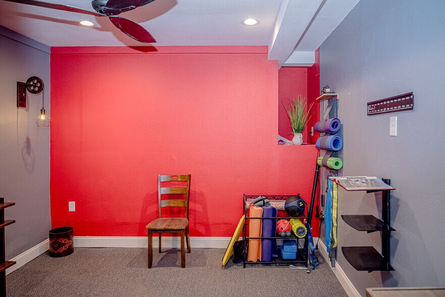 More Photos Of 2735 PA-390, Canadensis Hospitality For Sale