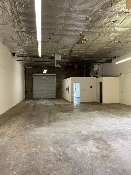 More Photos Of 3334 W McDowell Rd, Phoenix Warehouse For Lease
