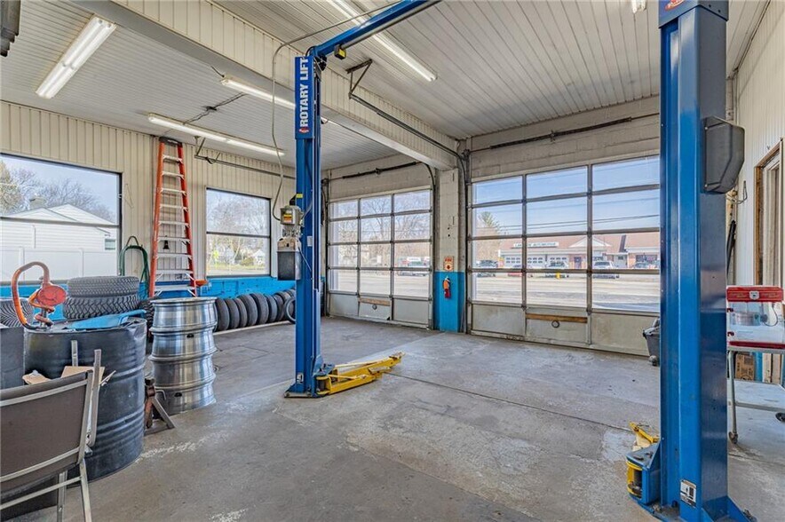 More Photos Of 4577 S Lake Rd, Brockport Auto Dealership For Sale