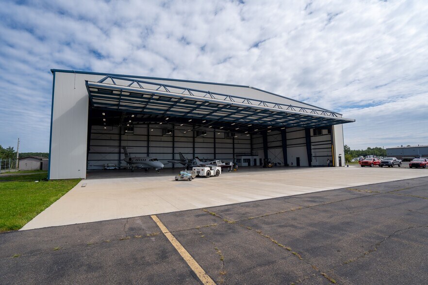 Primary Photo Of 5175 Old Airport Rd, Hazle Township Airplane Hangar For Lease