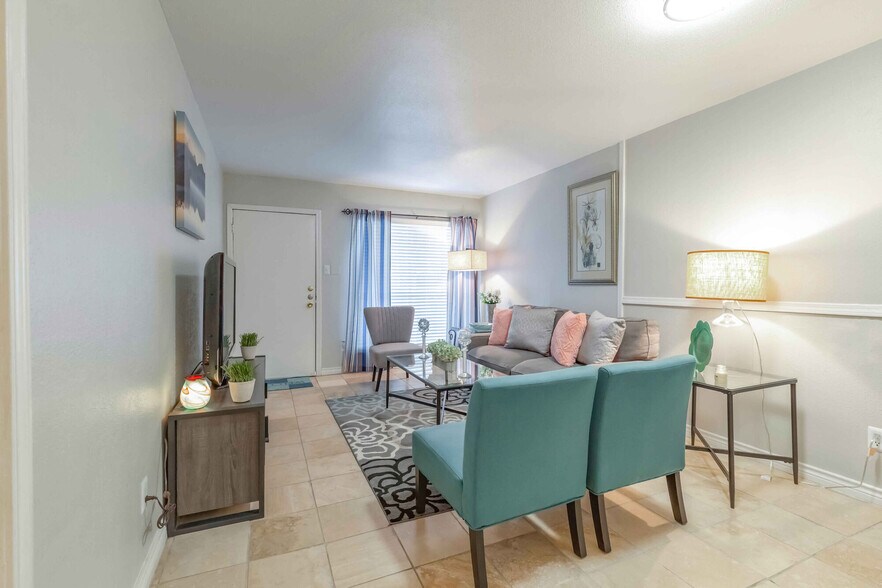 More Photos Of 10000 Hammerly Blvd, Houston Apartments For Sale