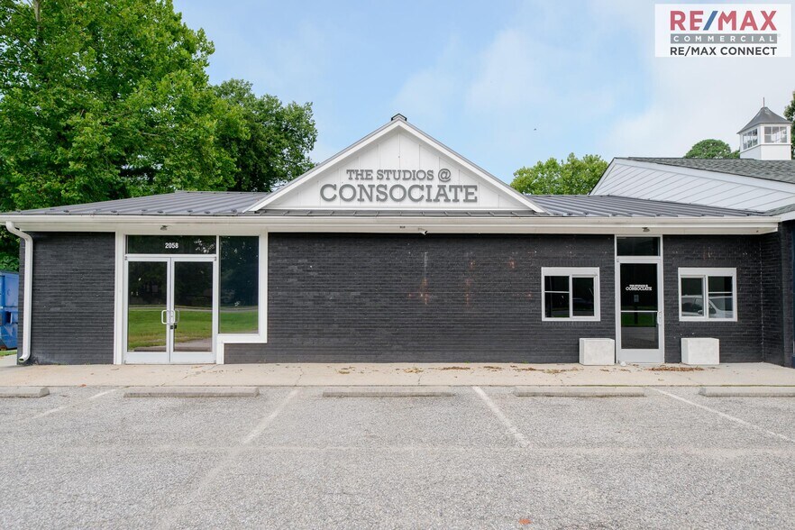 More Photos Of 2058-2090 George Washington Memorial Hwy, Gloucester Point General Retail For Sale