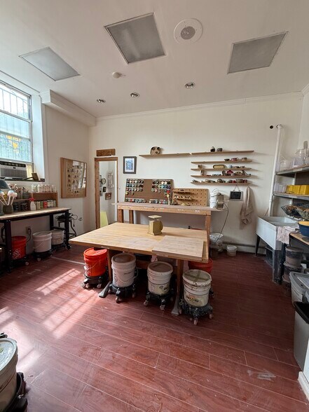 More Photos Of 533 Central Ave, Jersey City Apartments For Lease