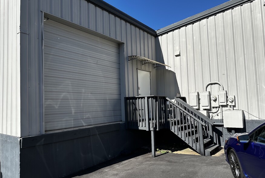 More Photos Of 139 New Hope Rd, Lawrenceville Warehouse For Sale