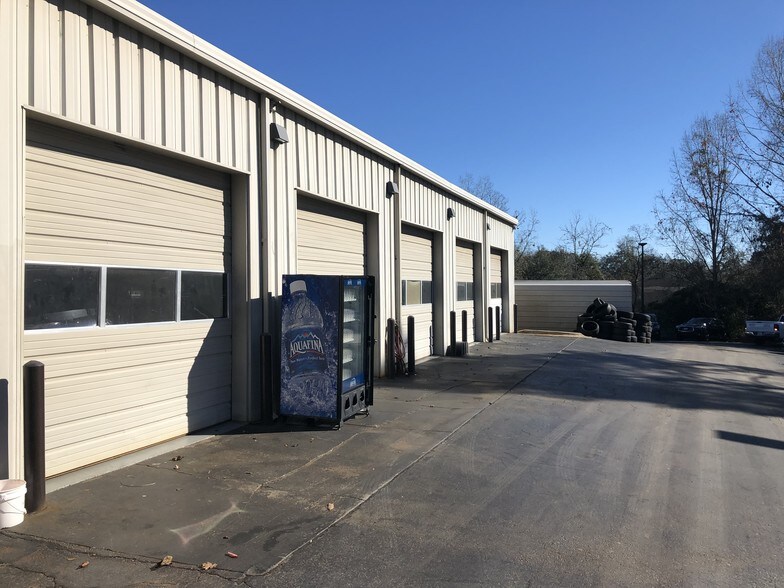 More Photos Of 3355 Capital Cir NE, Tallahassee Auto Dealership For Sale