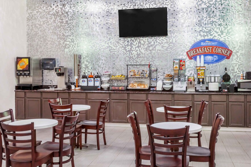 More Photos Of 215 E Walworth Ave, Delavan Hotel For Sale