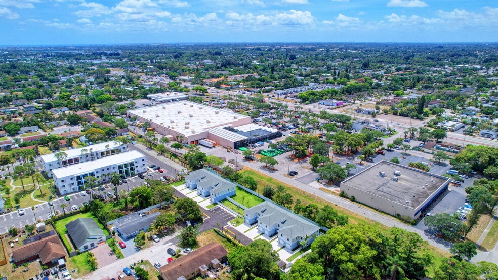 More Photos Of 3871 Patio Ct, Lake Worth Apartments For Sale