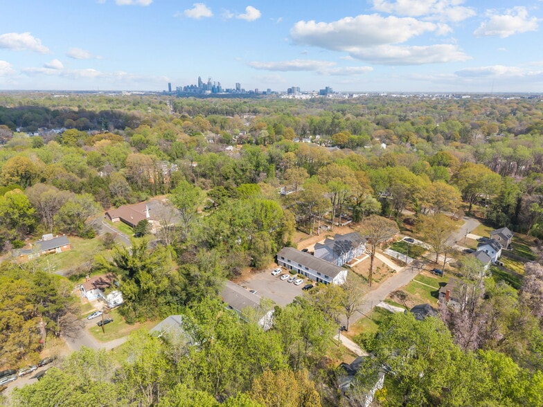 More Photos Of 2909-2917 Burgess Dr, Charlotte Apartments For Sale