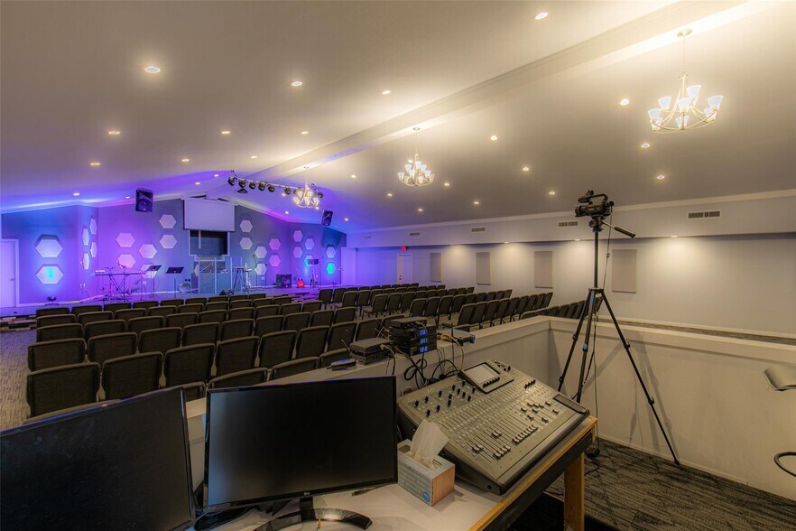 More Photos Of 434 Jefferson St E, Sulphur Springs Religious Facility For Sale