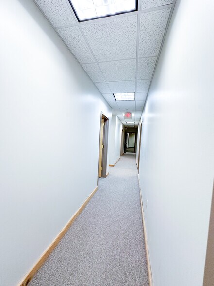 More Photos Of 8100 Ohio River Blvd, Emsworth Office For Lease