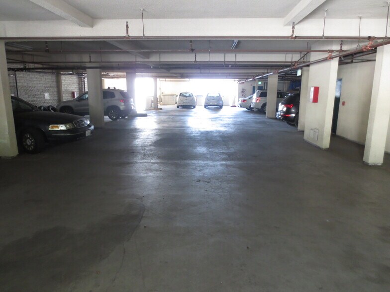 More Photos Of 1212 5th St, Santa Monica Apartments For Lease