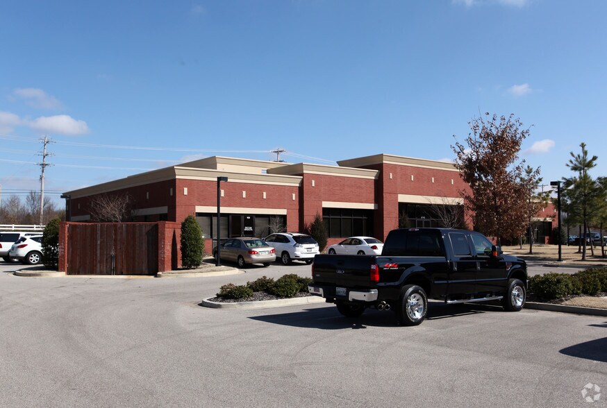 More Photos Of 3740 Business Drive, Germantown Office For Lease