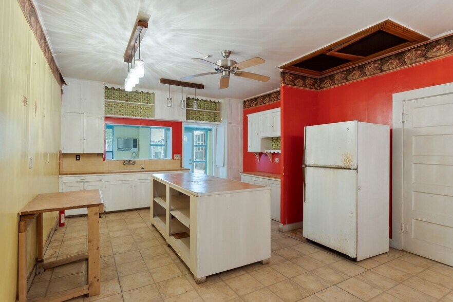 More Photos Of 503 S Illinois Ave, Weslaco Flex For Lease