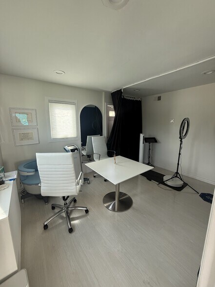 More Photos Of 7880 Exchange Pl, La Jolla Freestanding For Lease