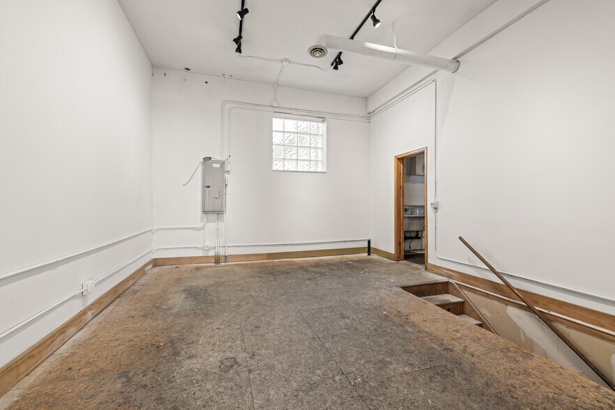 More Photos Of 238 N Broadway, Denver Storefront Retail Office For Lease