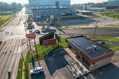 More Photos Of 5229 Madison Rd, Cincinnati Storefront Retail Office For Lease