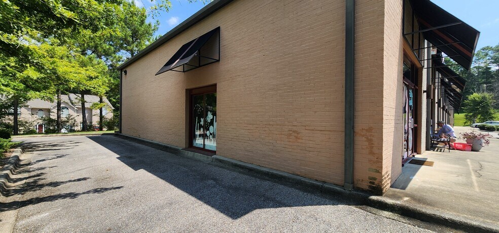 More Photos Of 2600 Highway 58, Helena Freestanding For Lease