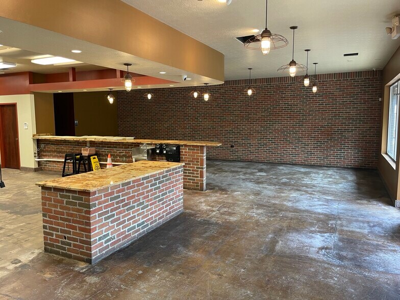 More Photos Of 5701 Parkville St, Columbus Freestanding For Lease