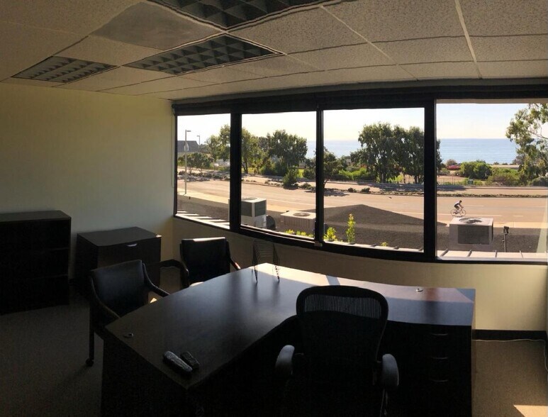 Primary Photo Of 322 8th St, Del Mar Office For Lease