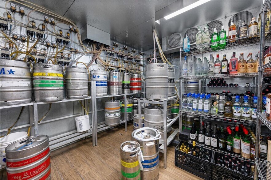 More Photos Of 560 Pine Knot Ave, Big Bear Lake Freestanding For Sale