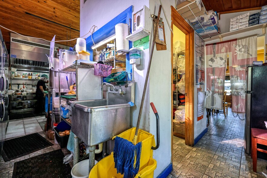 More Photos Of 5709 6th St, Zephyrhills Restaurant For Sale