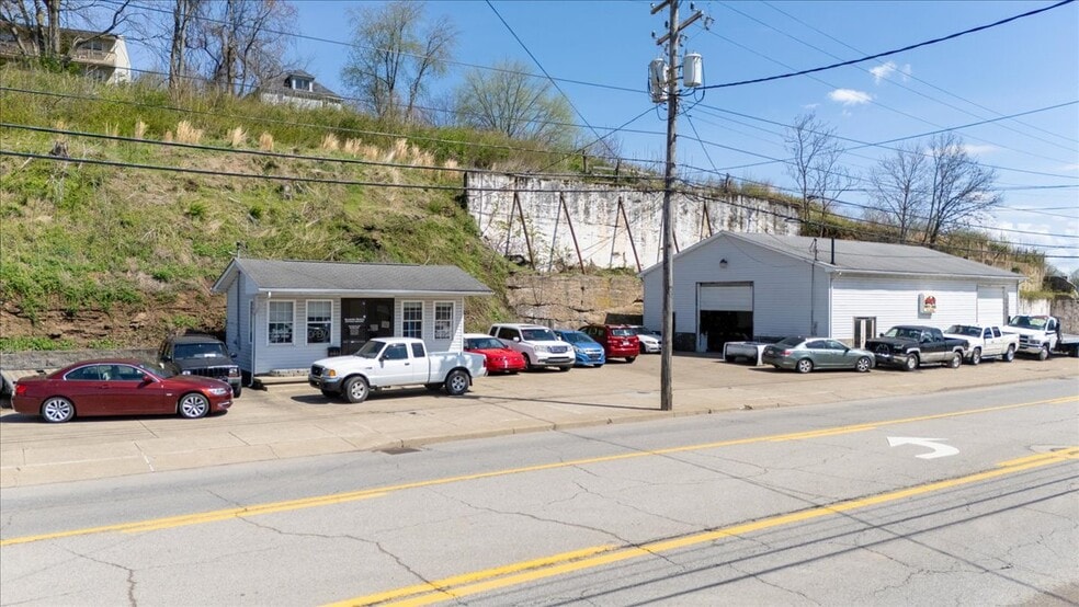 More Photos Of 705 7th St, Parkersburg Auto Dealership For Sale