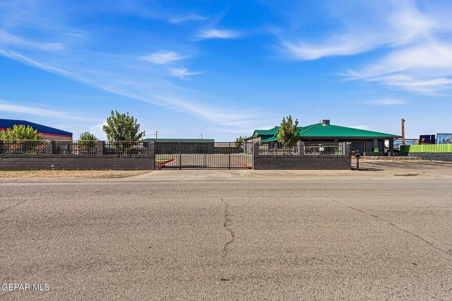 More Photos Of , Sunland Park Flex For Sale