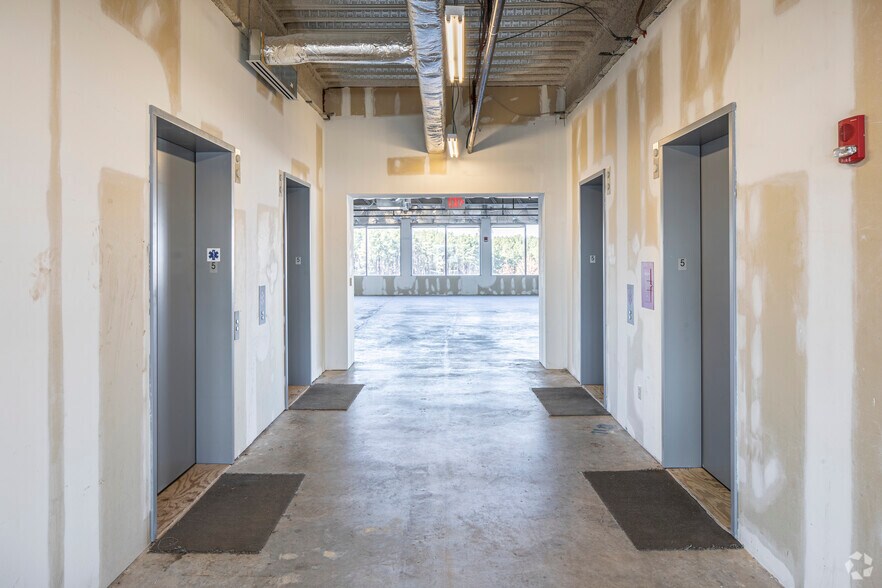 More Photos Of 2550 Wasser Ter, Herndon Office For Sale