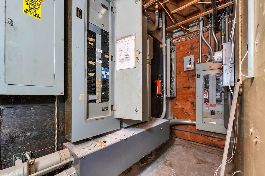 More Photos Of 48 Powers St, Milford Warehouse For Sale